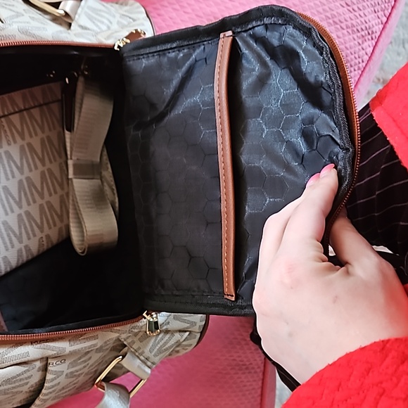 Marco bag, with Matching Marco wallet(clutch) - Picture 6 of 14